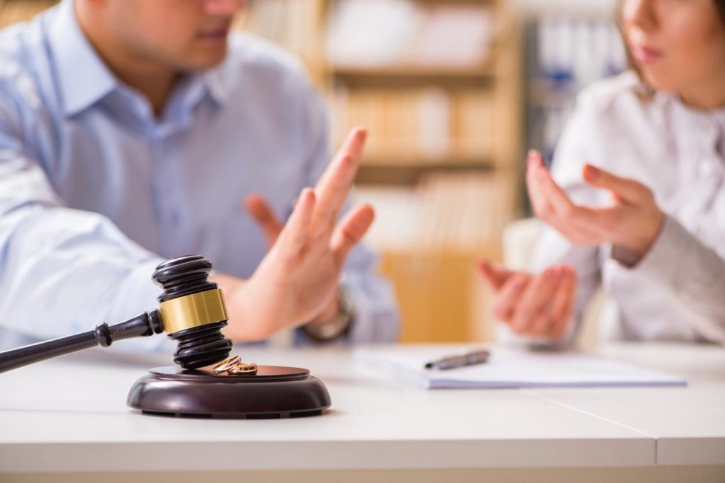 5 Things to Prepare for Your Initial Consultation With Your Divorce Attorney
